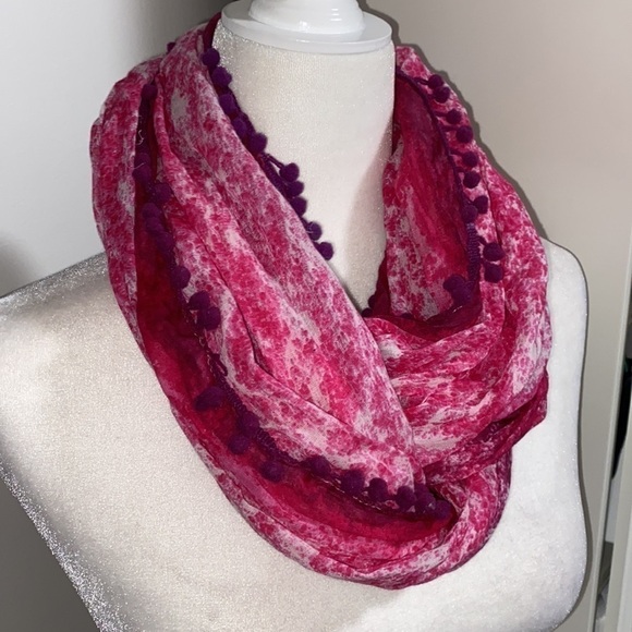 American Eagle Pink Purple Tie Dye Artsy Bohemian Pom Pom Tassels Infinity Scarf - Picture 5 of 16